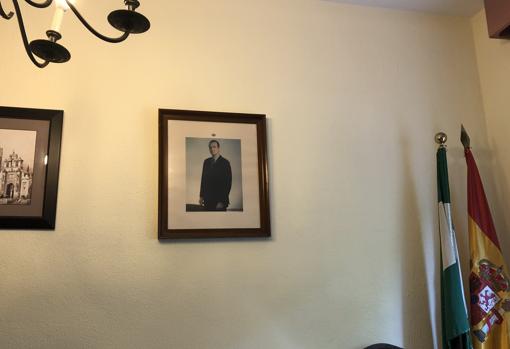 La foto de don Juan Carlos en el despacho de un juez