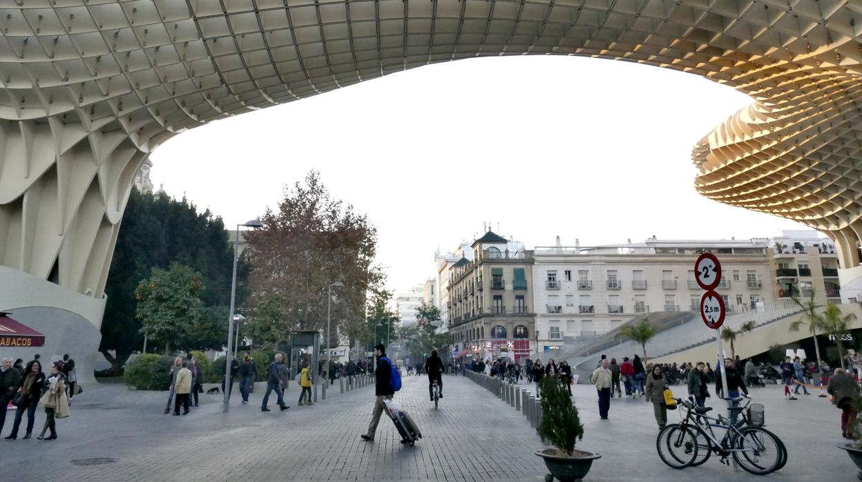 Plaza de la Encarnación sin el paso de vehículos de motor