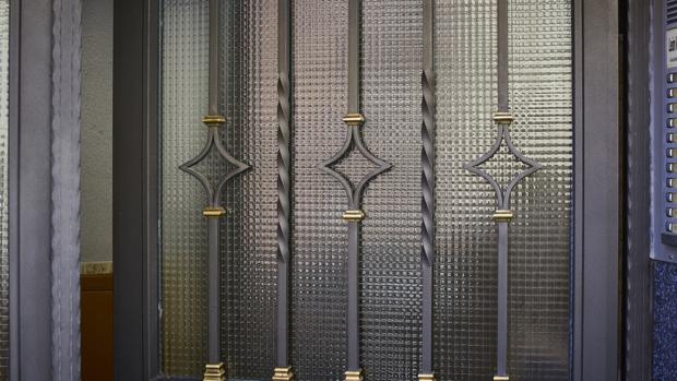 Un ecuatoriano condenado por desvalijar a un vecino en Sevilla prefiere la cárcel a volver a su país