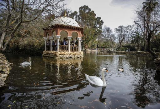 La Plaza de España de Sevilla, un abrazo al mundo