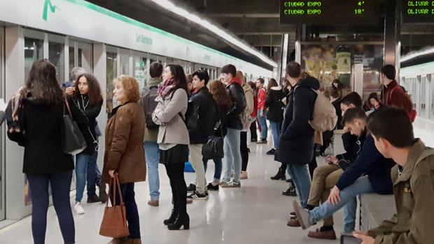 El comité del metro de Sevilla mantiene los paros parciales del jueves aunque sea festivo