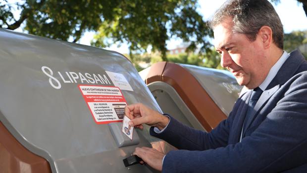 Tarjetas electrónicas para tirar la basura en Sevilla Este