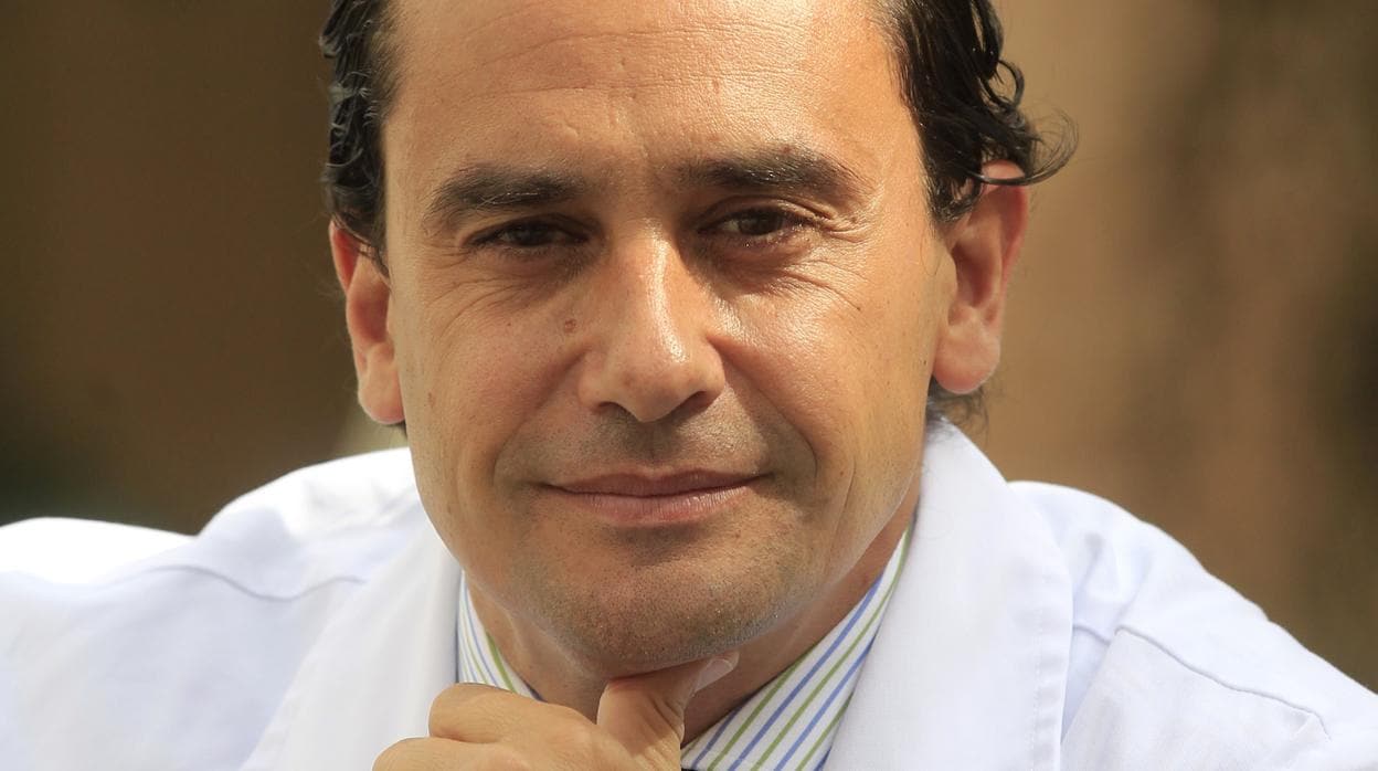 El experto Salvador Morales Conde apuesta por la formación y por una medicina preventiva