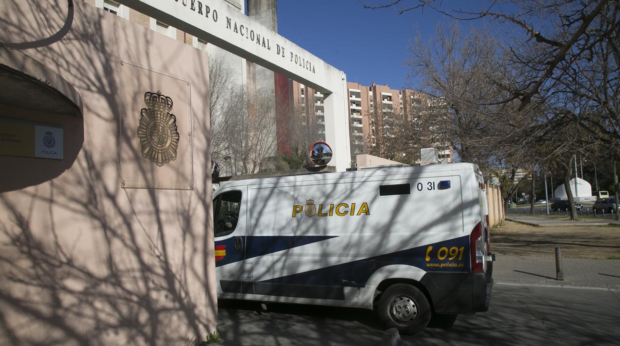 La Policía Nacional ha detenido a cuatro personas