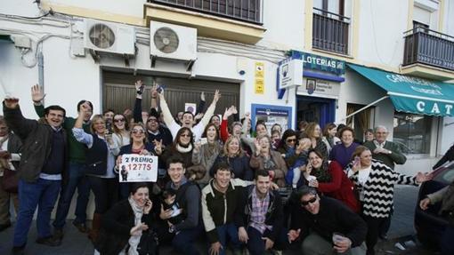 Celebración del segundo premio del Gordo de Navidad en Osuna