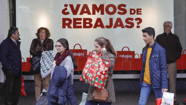 Tiendas y centros comerciales de Sevilla que abren para las rebajas