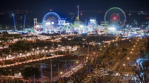 Encuesta: ¿Qué te parece la iniciativa de cuatro horas sin ruidos en la calle del infierno de la Feria de Abril de Sevilla?