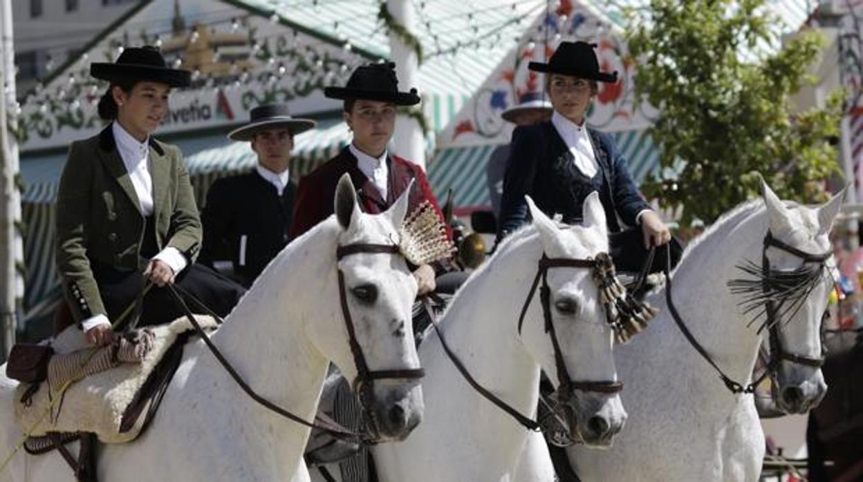 Paseo de caballos en el Real