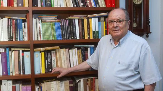 Carlos Ros reedita su biografía sobre Sor Bárbara de la Giralda