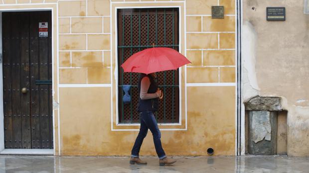 Llueve en Sevilla y aumentan las temperaturas