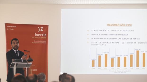 Los hoteles y apartamentos se comen la oferta de oficinas en el Centro de Sevilla