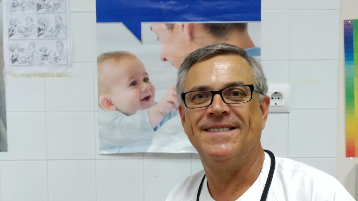 Cristóbal Coronel es pediatra y director de las jornadas