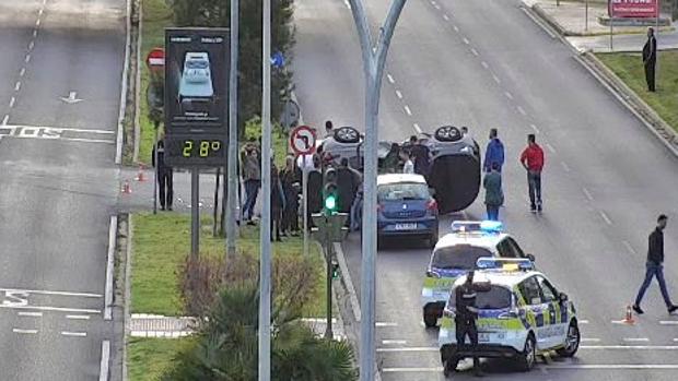 Una colisión frontal deja varios heridos frente a Fibes