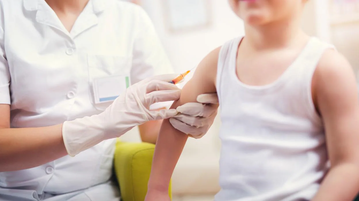 Los pediatras y el personal sanitario aconsejan la vacunación