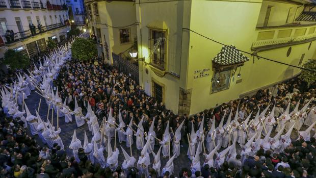 La Policía Nacional movilizará a más de 1.600 efectivos para la Semana Santa de Sevilla