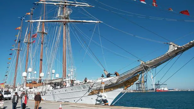 Sevilla negocia una visita del buque escuela «Juan Sebastián Elcano» en 2020