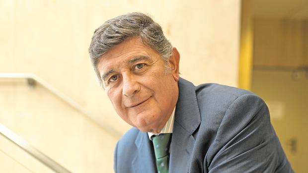 Manuel Pérez Fernández, reelegido presidente del Colegio de Farmacéuticos de Sevilla