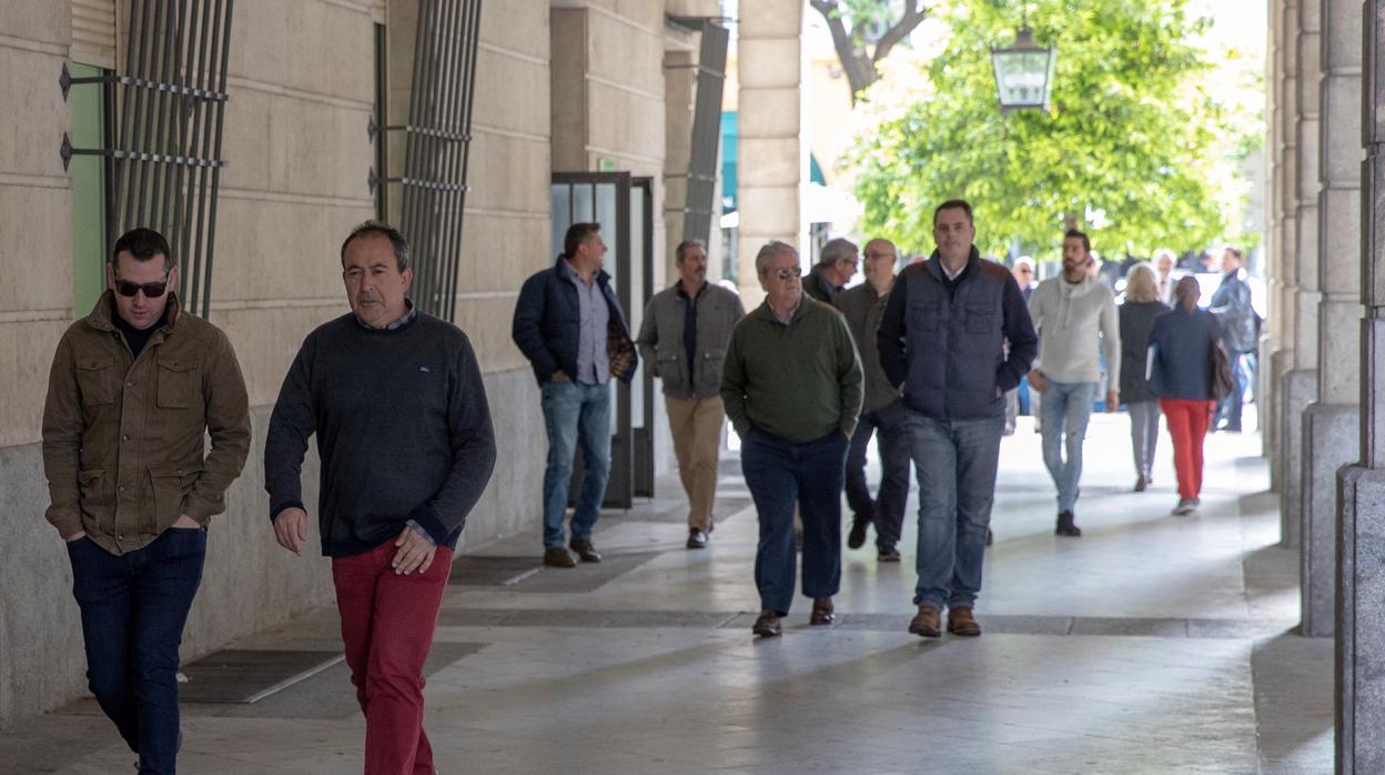 Un grupo de taxistas acuden a los juzgados para declarar por el boicot al mitin de Susana Díaz