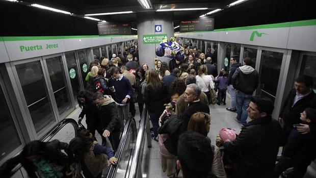 El Domingo de Ramos se restringe el acceso peatonal a la estación de Metro Puerta Jerez de Sevilla