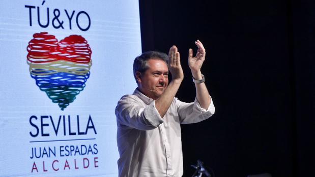 Juan Espadas presenta su campaña en Sevilla reforzando el perfil más centrista