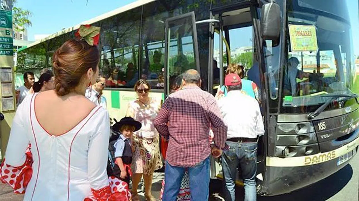 Nueve municipios del Aljarafe contarán con un autobús exprés hasta el Real de la Feria de Abril de Sevilla