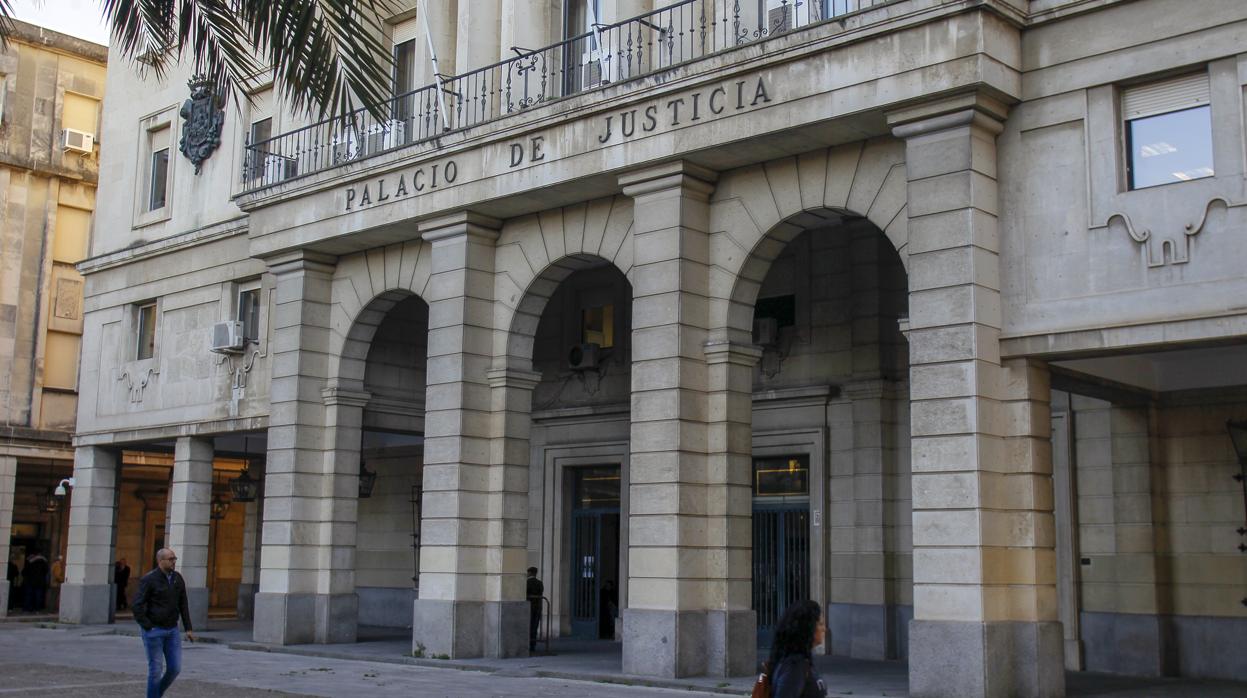 Fachada de la Audiencia Provincial de Sevilla