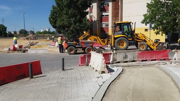 El Ayuntamiento de Sevilla acomete obras por más de 600.000 euros en el Polígono Sur y Alcosa