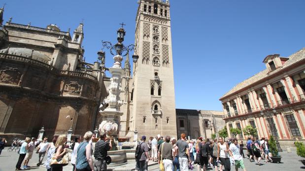 Sevilla es la tercera ciudad con más turistas de España