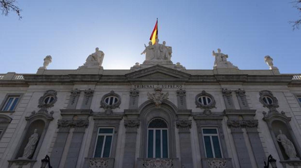 Fachada principal de la sede del Tribunal Supremo en Madrid