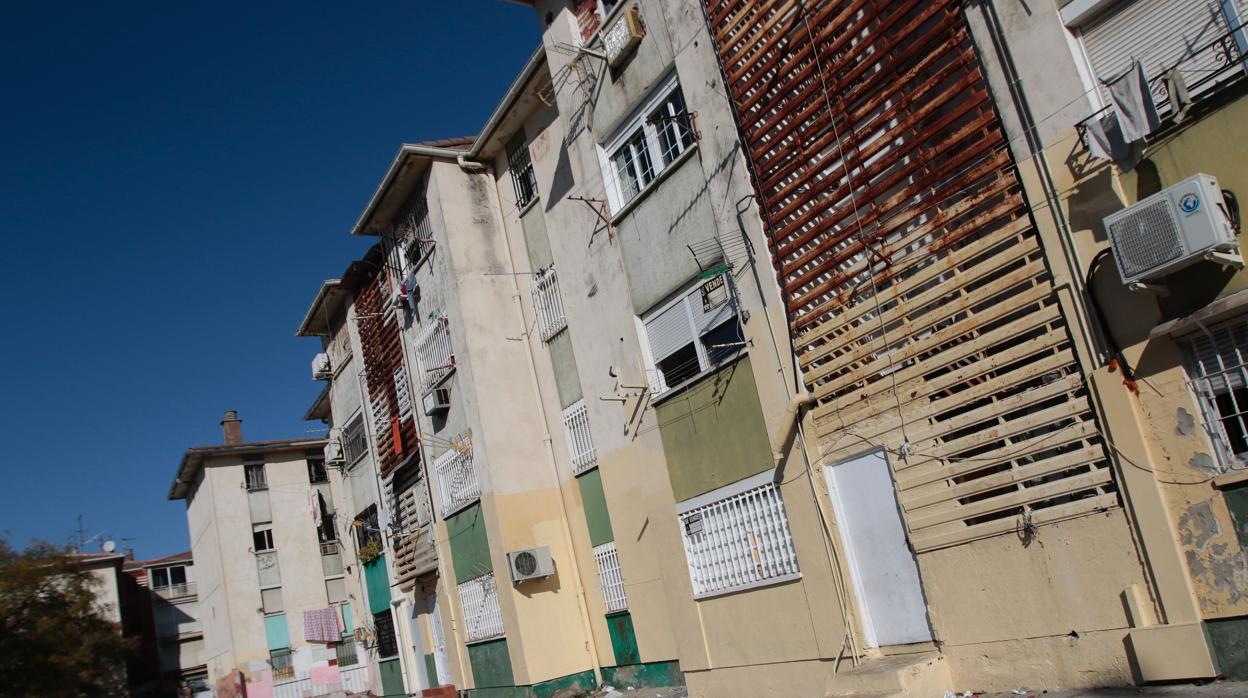 Booques de pisos en el Polígono Sur, el barrio más pobre de España