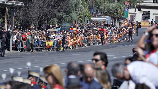 Crónica del Desfile en Sevilla: «Y la cabra de la Legión, ¿dónde está?»