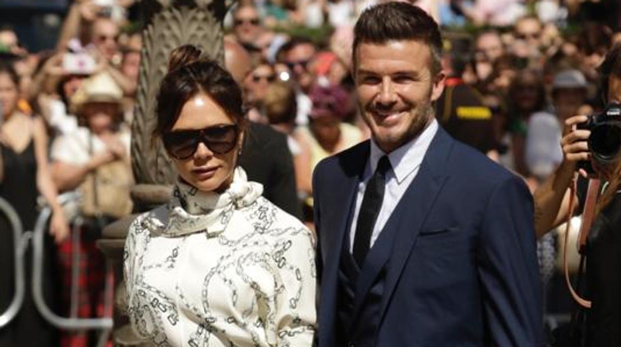 Los Beckham, a su llegada a la boda