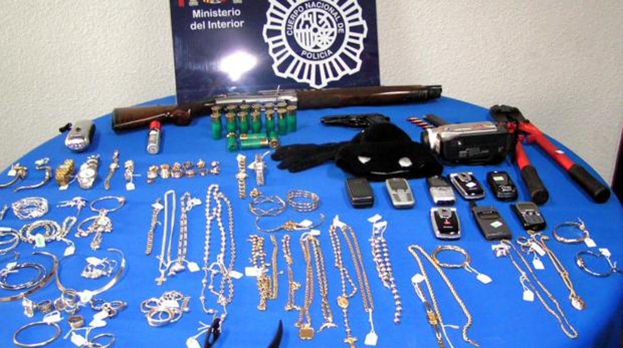 Objetos intervenidos por la Policiía Nacional en una actuación contra una banda de ladrones