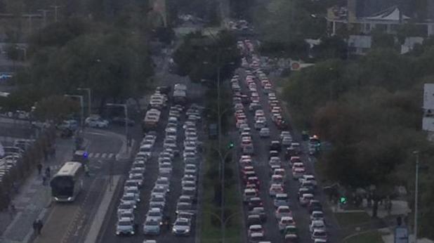 Un centenar de taxistas de Sevilla, sancionados por boicotear el Sicab con una de sus protestas