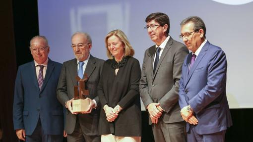 Álvaro Ybarra, Santiago Muñoz Machado, Catalina Luca de Tena, Juan Marín y Antonio Pulido