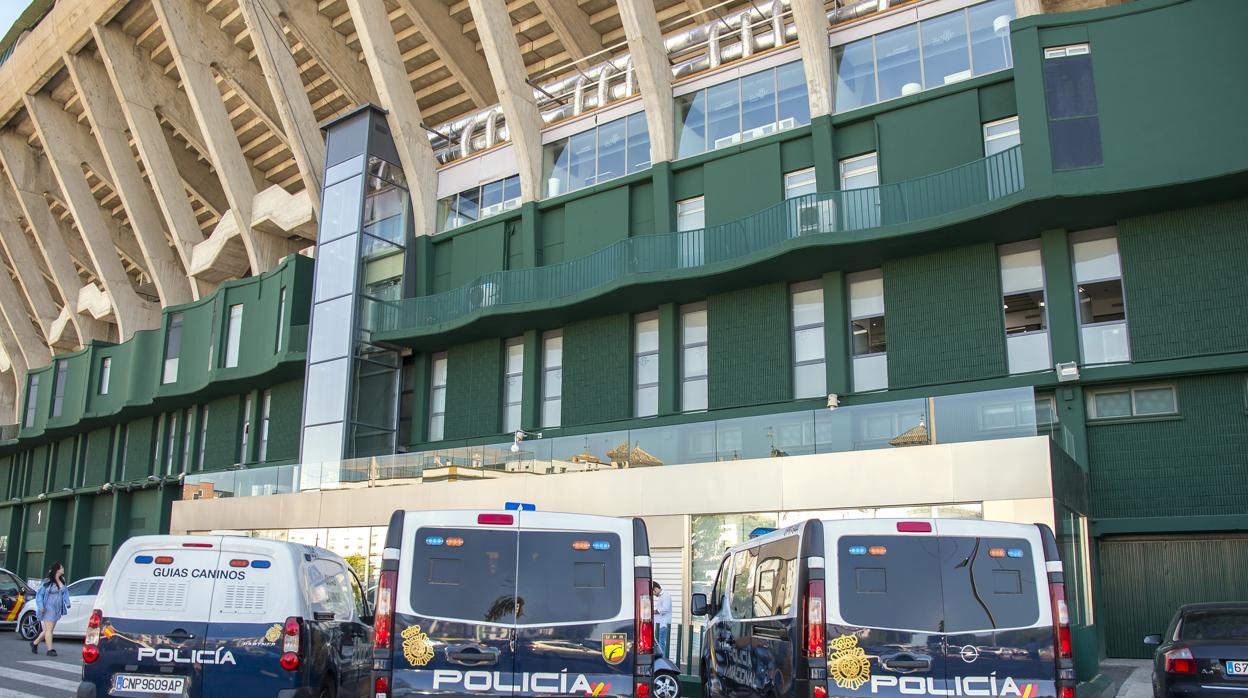 Exterior del Estadio Benito Villamarín durante un partido