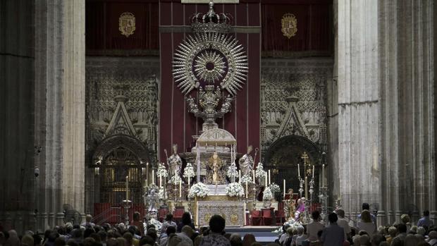 Nardos de Cabra y Chipiona para la Virgen de los Reyes