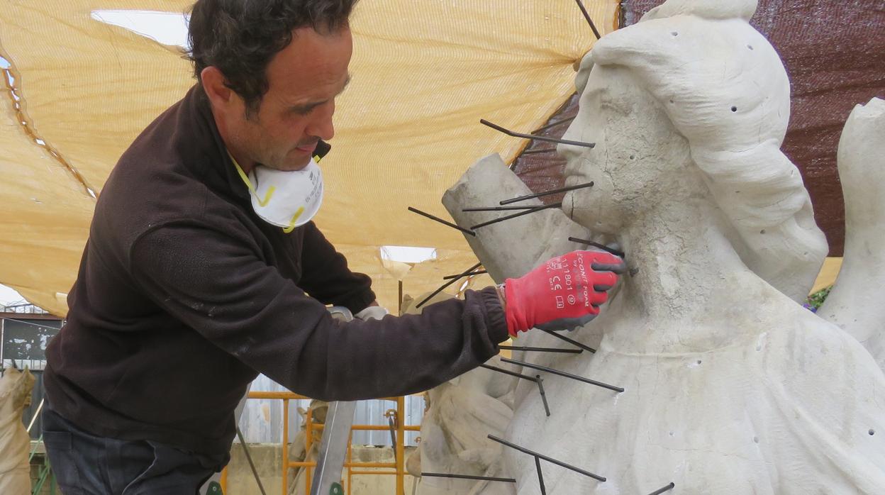 Proceso de restauración en el taller de de la compañía especializada Dédalo Bienes Culturales