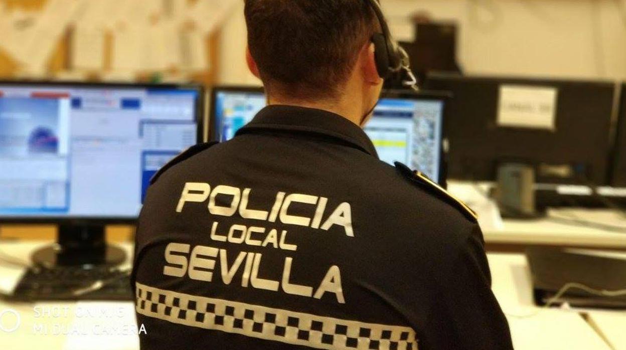 Un agente de la Policía Local de Sevilla