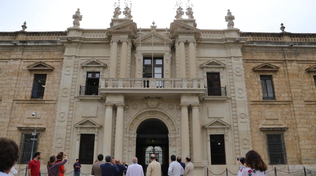 La fachada de la Universidad de Sevilla