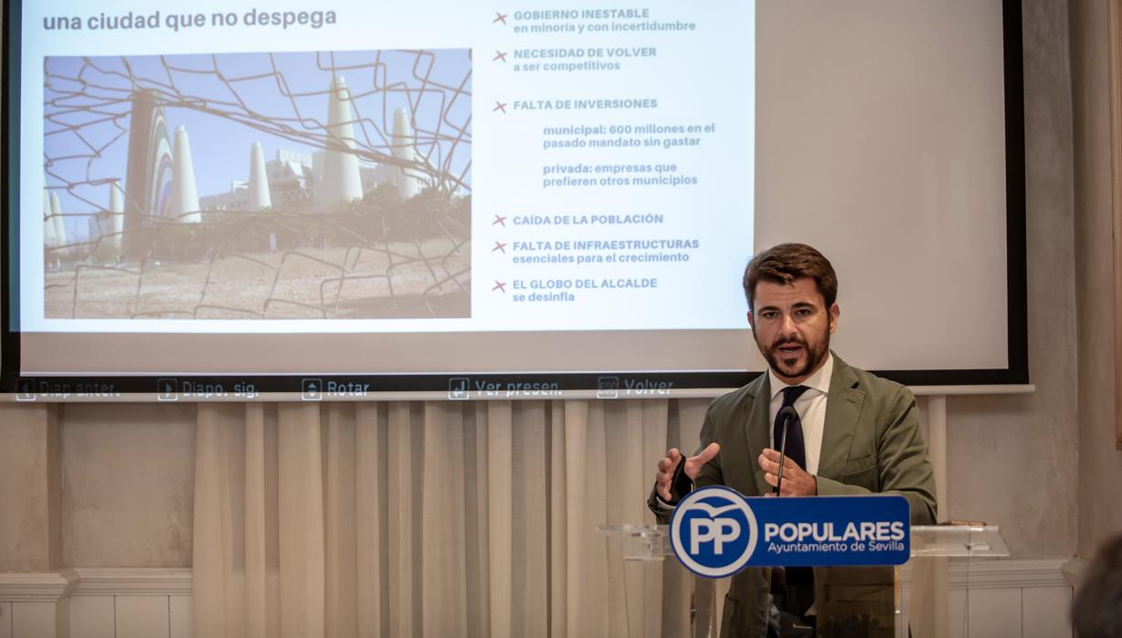 Beltrán Pérez, durante la rueda de prensa sobre propuestas fiscales