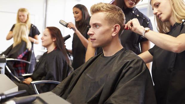 Para hombre y para mujer: ¿buscas peluquería en Nervión o Viapol? ¡Apunta!