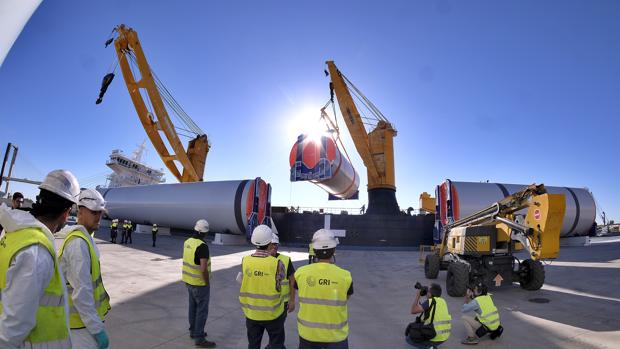 Más de 200 operadores se darán cita en la jornada logística del Puerto de Sevilla