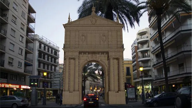 Arquitectos de la Universidad de Sevilla «reconstruyen» la Puerta de Triana