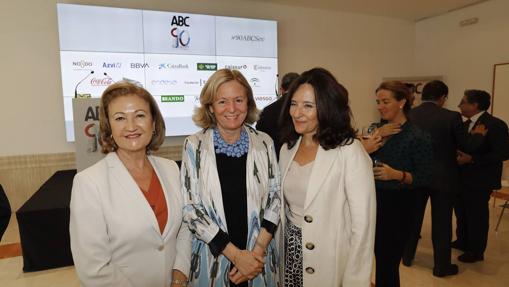 Carmen Núñez, Catalina Luca de Tena y Carmen Martín Casillas