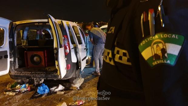 La Policía de Sevilla disuelve botellones en la Feria, Lope de Vega o Alameda y pone unas 100 denuncias