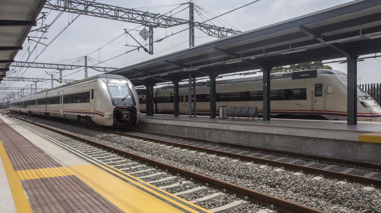 La circulación de trenes en la línea Sevilla-Huelva se encuentra interrumpida entre Benacazón y Carrión de los Céspedes