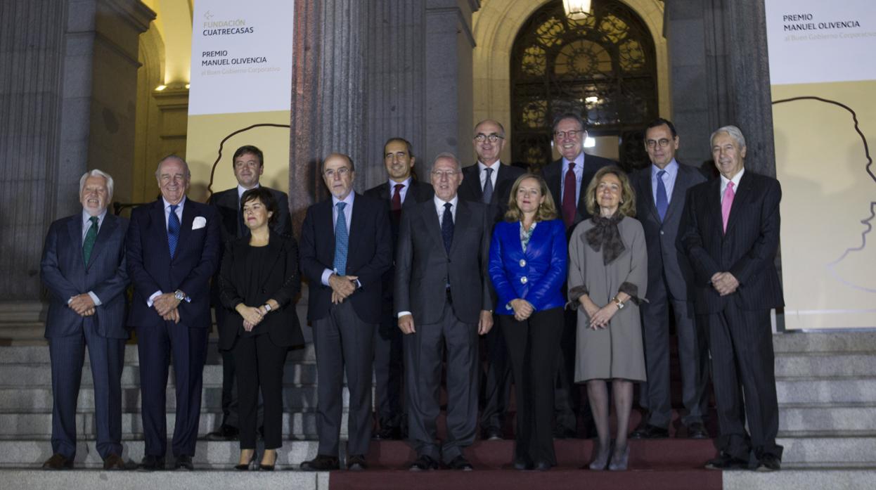 Foto de familia de la entrega del galardón