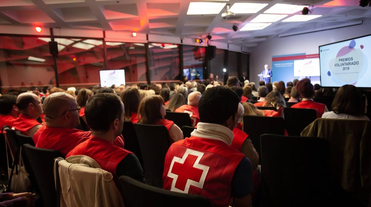 Homenaje de Cruz Roja a quienes regalan su tiempo en Sevilla por nada a cambio