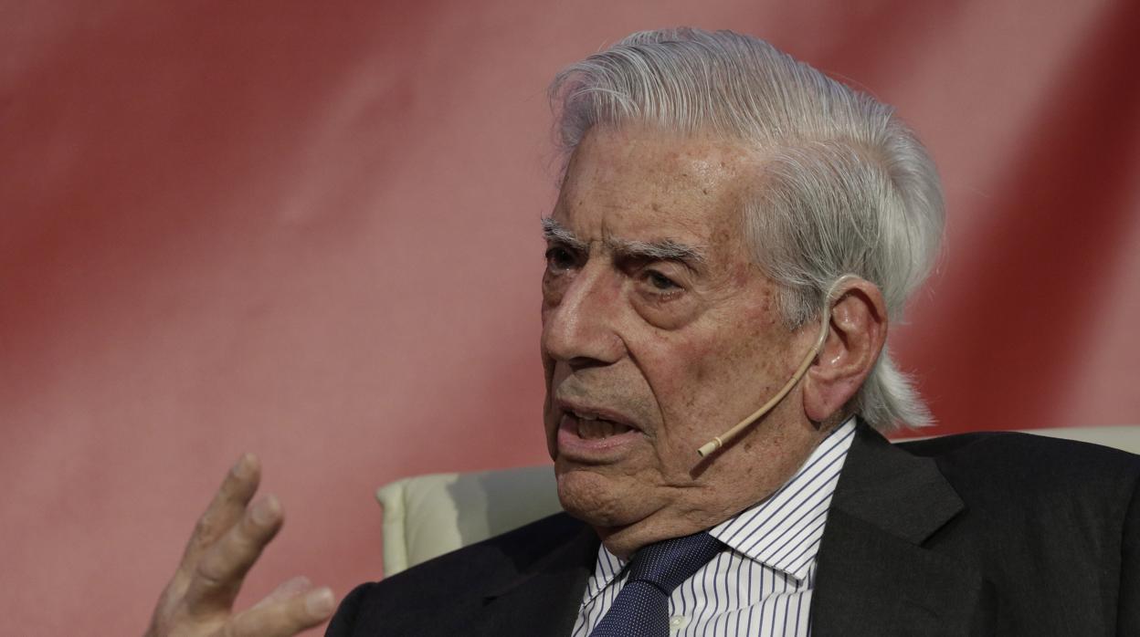 Mario Vargas Llosa, este jueves en Sevilla